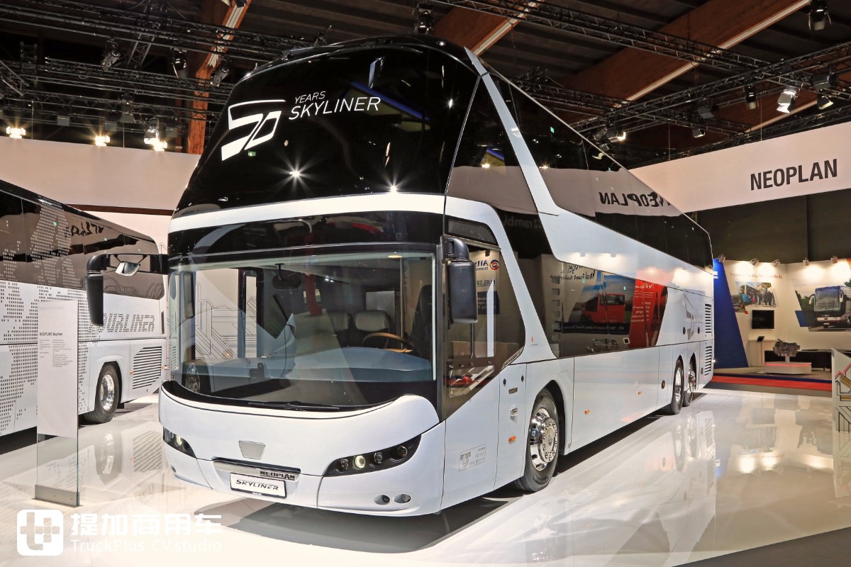 德国尼奥普兰的旗舰大巴带您回顾skyliner系列车型的辉煌50余载