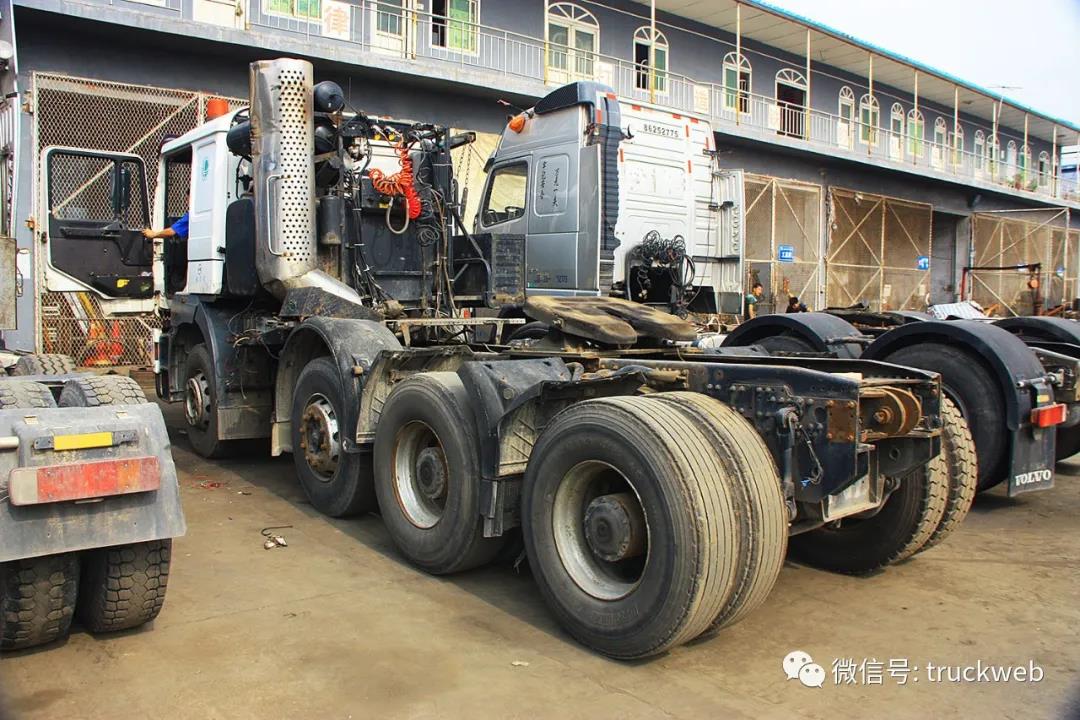8x4欧版大件国内罕见的曼恩f2000fe41460牵引车