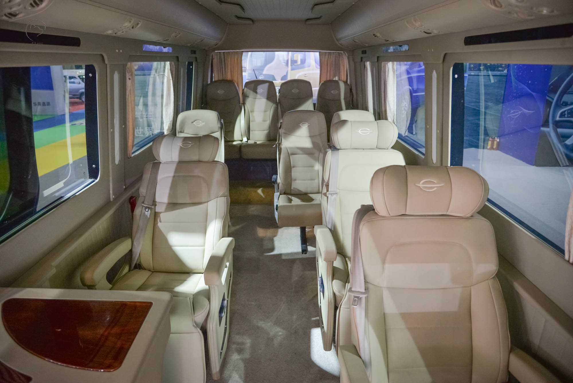 专为Boss级别的人士打造的高端商务中巴？长江E-Boss电动豪华中巴实拍 - 第8张