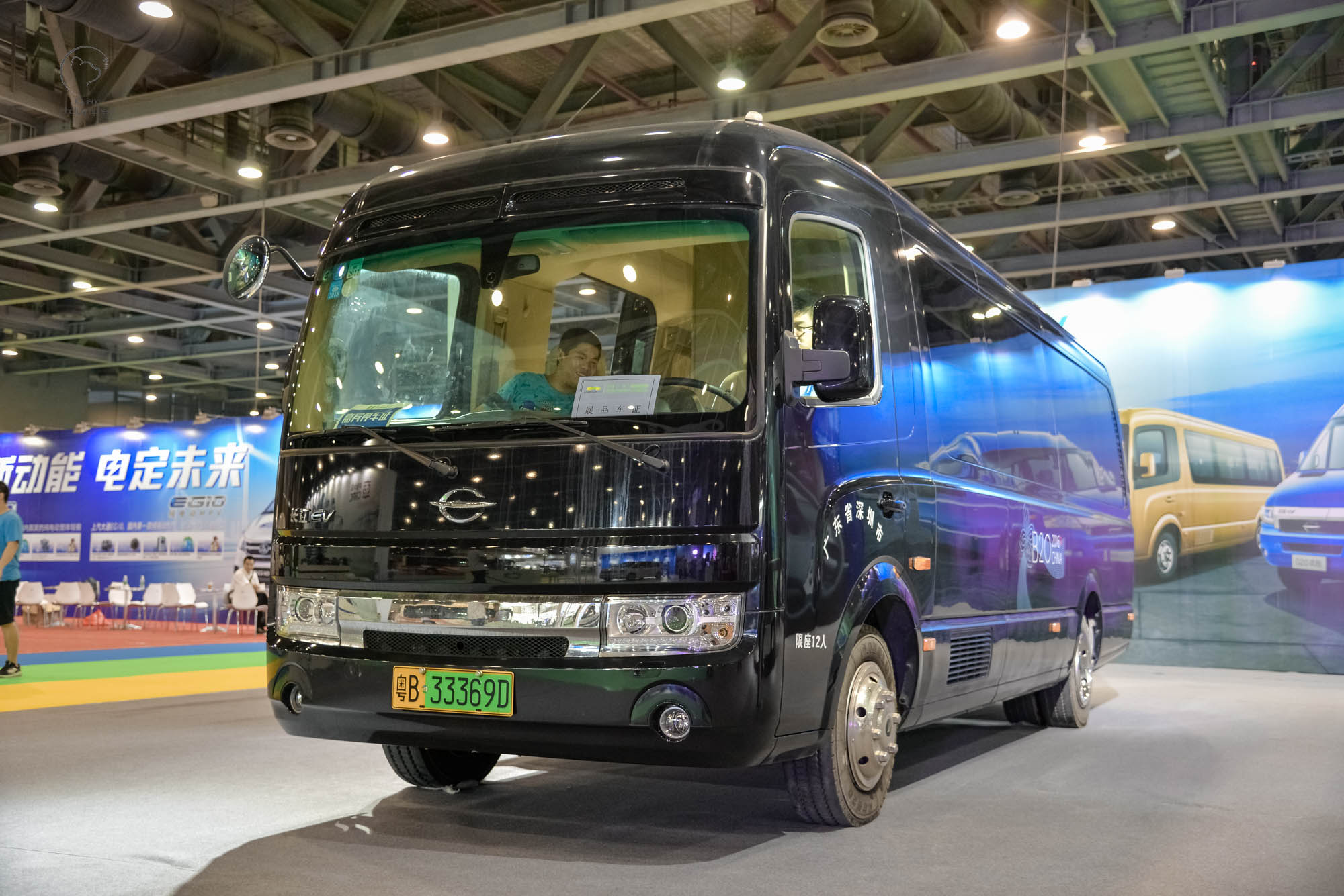 专为Boss级别的人士打造的高端商务中巴?长江E-Boss电动豪华中巴实拍 - 第1张 - 提加商用车网 专为Boss级别的人士打造的高端商务中巴?长江E-Boss电动豪华中巴实拍 - 第1张