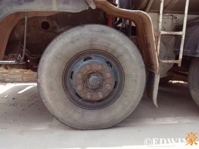 又一台 20多年的日野GN右舵油罐卡车仍在服役 - 第29张 - 提加商用车网 又一台 20多年的日野GN右舵油罐卡车仍在服役 - 第29张