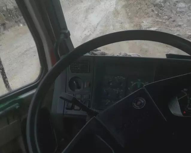 在华服役超过23年 斯堪尼亚3系老卡车实拍