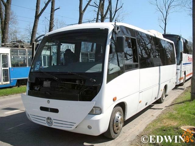 奔驰也有“考斯特”车型?仅有一代的奔驰Medio中巴实拍 - 第4张 - 提加商用车网 奔驰也有“考斯特”车型?仅有一代的奔驰Medio中巴实拍 - 第4张