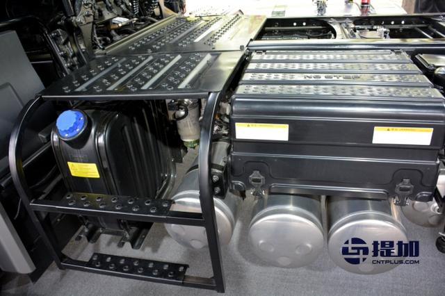 来自韩国的卡车 四川现代创虎旗舰重卡图解