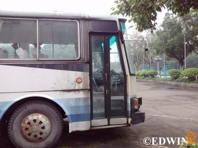 80年代红极一时的公务大巴,实拍日产柴U31N - 第10张 - 提加商用车网 80年代红极一时的公务大巴,实拍日产柴U31N - 第10张