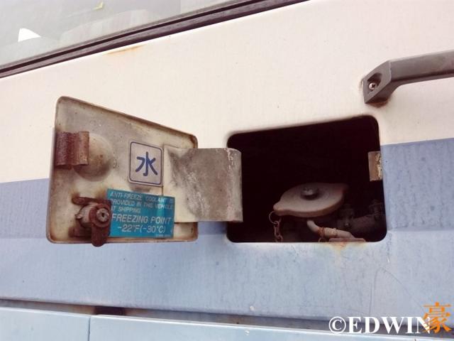 80年代红极一时的公务大巴，实拍日产柴U31N - 第13张