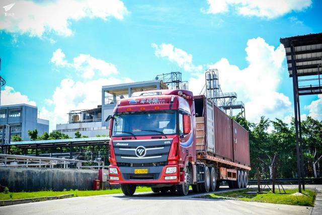 细节还是不到位?福田欧曼GTL超能版实拍 - 第2张 - 提加商用车网 细节还是不到位?福田欧曼GTL超能版实拍 - 第2张