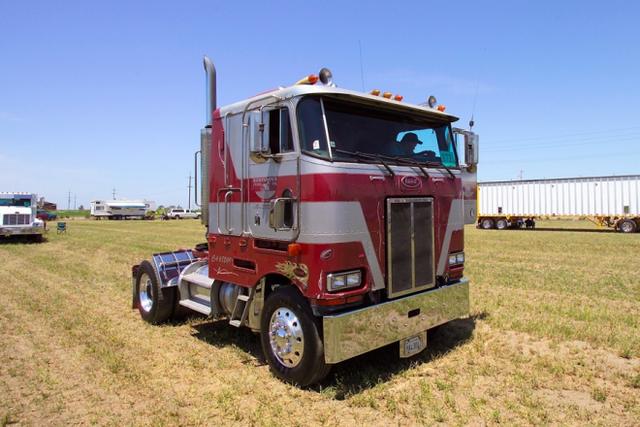 竟是平头车?国内现变形金刚G1擎天柱原型“姊妹”卡车 - 第2张 - 提加商用车网 竟是平头车?国内现变形金刚G1擎天柱原型“姊妹”卡车 - 第2张