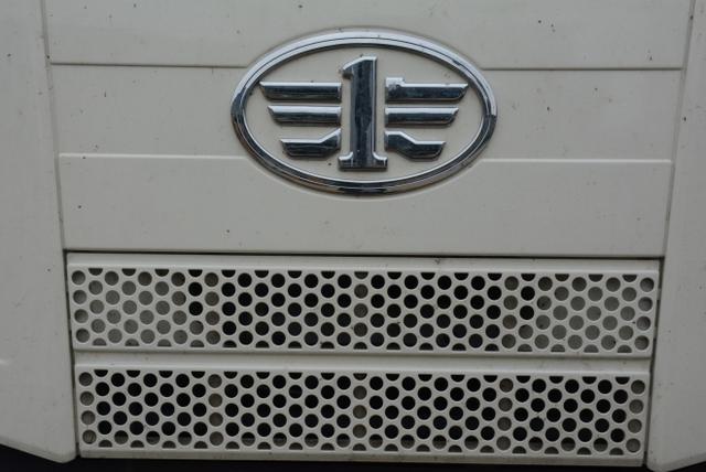 给人开车也很辛苦?运营两年的解放J6 8X4冷藏车实拍 - 第2张 - 提加商用车网 给人开车也很辛苦?运营两年的解放J6 8X4冷藏车实拍 - 第2张