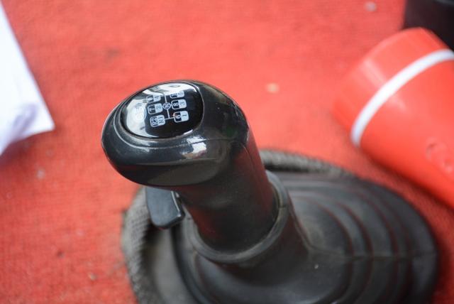 给人开车也很辛苦？运营两年的解放J6 8X4冷藏车实拍 - 第11张