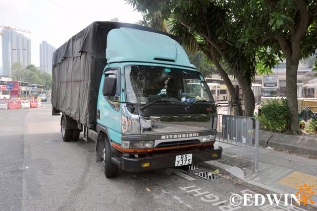 经典的日系卡车这里都有? 香港街头某货运停车场实拍 - 第4张 - 提加商用车网 经典的日系卡车这里都有? 香港街头某货运停车场实拍 - 第4张