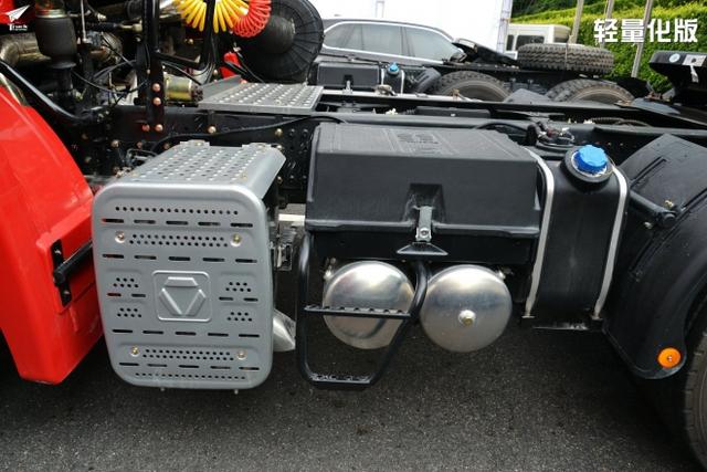 底盘配置差异大 两款同外观徐工汉风牵引车对比评测 - 第13张 - 提加商用车网 底盘配置差异大 两款同外观徐工汉风牵引车对比评测 - 第13张