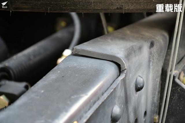 底盘配置差异大 两款同外观徐工汉风牵引车对比评测 - 第24张 - 提加商用车网 底盘配置差异大 两款同外观徐工汉风牵引车对比评测 - 第24张