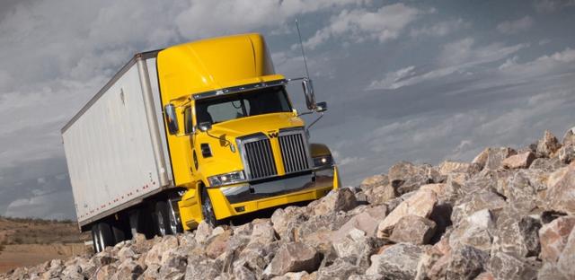 曾是货运市场的主流车型 长头卡车为何在国内没落了？