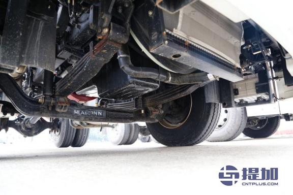 欧系、日系卡车的集合体?华菱汉马H6港口牵引车实拍 - 第12张 - 提加商用车网 欧系、日系卡车的集合体?华菱汉马H6港口牵引车实拍 - 第12张