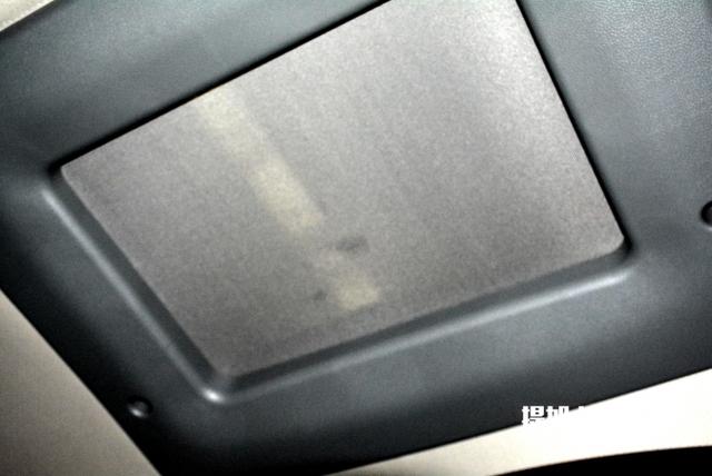 全新标识投入使用 白色天龙旗舰牵引车首次公开亮相 - 第11张 - 提加商用车网 全新标识投入使用 白色天龙旗舰牵引车首次公开亮相 - 第11张