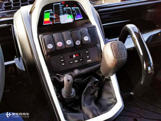 帅炸天的三蹦子要上市了,首曝光的内饰更炫酷,据说售价3万左右 - 第5张 - 提加商用车网 帅炸天的三蹦子要上市了,首曝光的内饰更炫酷,据说售价3万左右 - 第5张