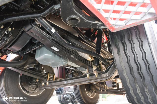 同样的9米6货箱能多拉一吨货?解放J6P前四后八载货车配置很到位 - 第4张 - 提加商用车网 同样的9米6货箱能多拉一吨货?解放J6P前四后八载货车配置很到位 - 第4张