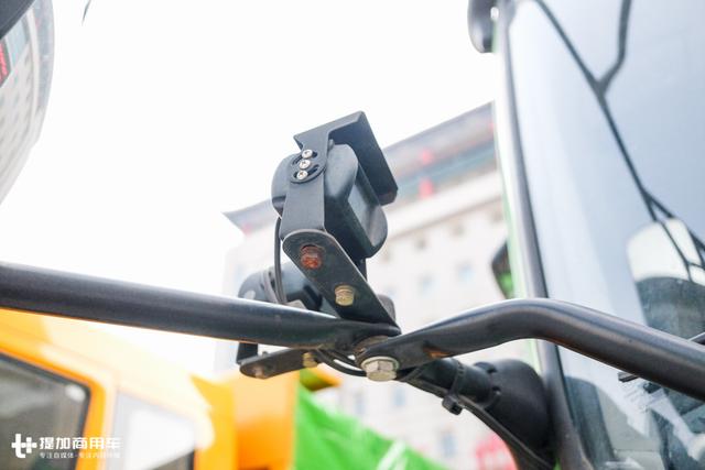 中卡首亮相,重卡全使用汉马自主动力链,华菱2018主推车型抢先看 - 第9张 - 提加商用车网 中卡首亮相,重卡全使用汉马自主动力链,华菱2018主推车型抢先看 - 第9张