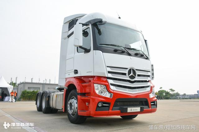 这辆6X4的奔驰Actros牵引车只有一个卧铺,它到底是用来运啥的? - 第1张 - 提加商用车网 这辆6X4的奔驰Actros牵引车只有一个卧铺,它到底是用来运啥的? - 第1张