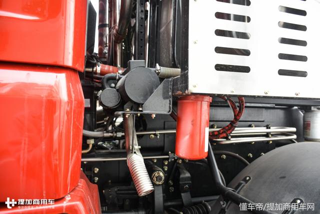 600马力能拉250吨,国产最强8x8,陕汽德龙X3000大件牵引车详解 - 第22张 - 提加商用车网 600马力能拉250吨,国产最强8x8,陕汽德龙X3000大件牵引车详解 - 第22张