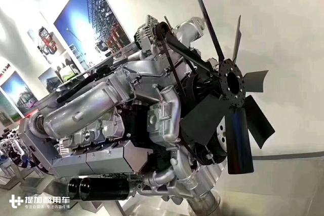 680马力，国产重卡最大马力被刷新，重汽15升排量V8发动机曝光