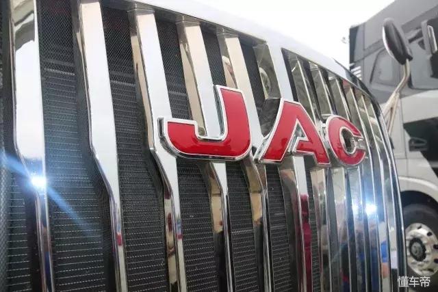 无线充电+车载wifi，自重8.3吨，江淮格尔发长头卡车正式亮相