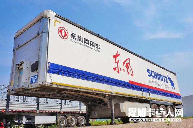 超级单胎+空气悬挂 细品德国施密茨软篷帘布挂车底盘篇