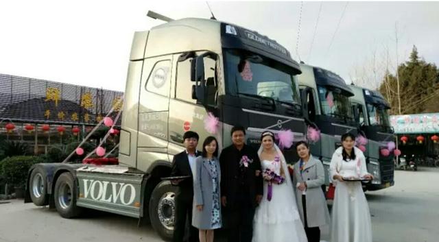 别人家的婚车,六辆沃尔沃卡车开道,这才叫霸气 - 第4张 - 提加商用车网 别人家的婚车,六辆沃尔沃卡车开道,这才叫霸气 - 第4张