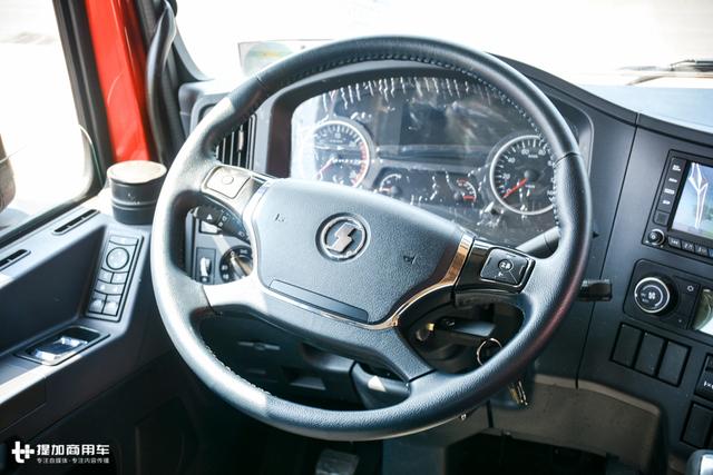 千升油箱+最正宗的康明斯发动机,还有专属涂装,陕汽德龙X3000财富版牵引车图解 - 第19张 - 提加商用车网 千升油箱+最正宗的康明斯发动机,还有专属涂装,陕汽德龙X3000财富版牵引车图解 - 第19张