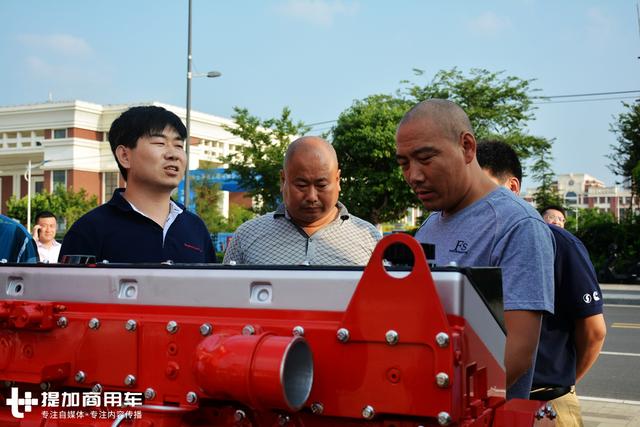 36个月不限里程，最长20万公里免费保养，陕汽德龙X3000财富版牵引车上市 - 第12张