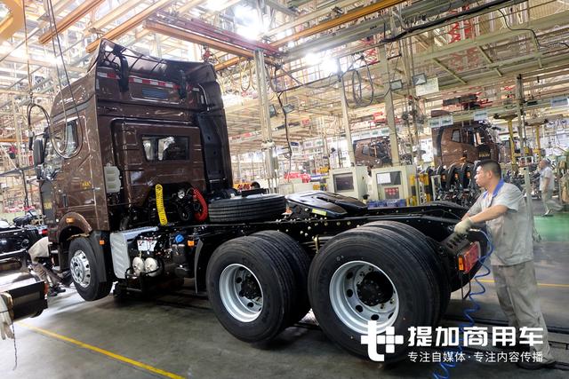 J6重卡是怎么生产的？深入解放卡车厂揭秘J6重卡生产过程