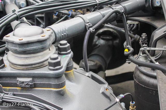 6x4和4X2自由切换，国内首辆沃尔沃最新黑科技卡车详解 - 第21张