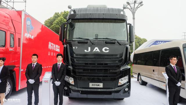 配置堪比房车，还是最帅的江淮重卡，格尔发K7深度解析