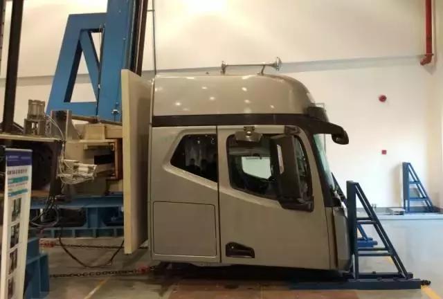 全方位测试碰撞都通过,国产最高安全规格重卡终于诞生? - 第15张 - 提加商用车网 全方位测试碰撞都通过,国产最高安全规格重卡终于诞生? - 第15张