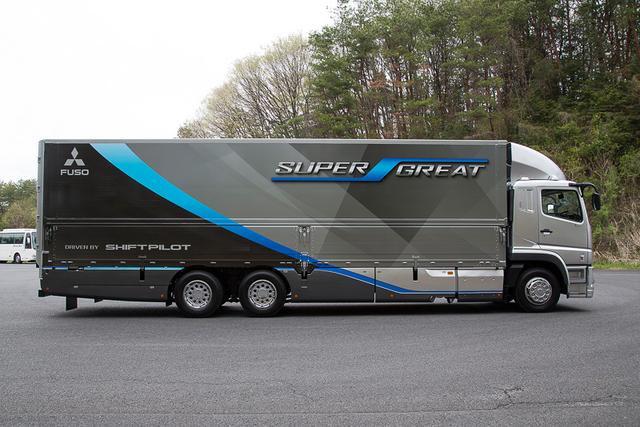 后视镜都有雨刮器，奢华到不敢想象？日本三菱新款重卡详解