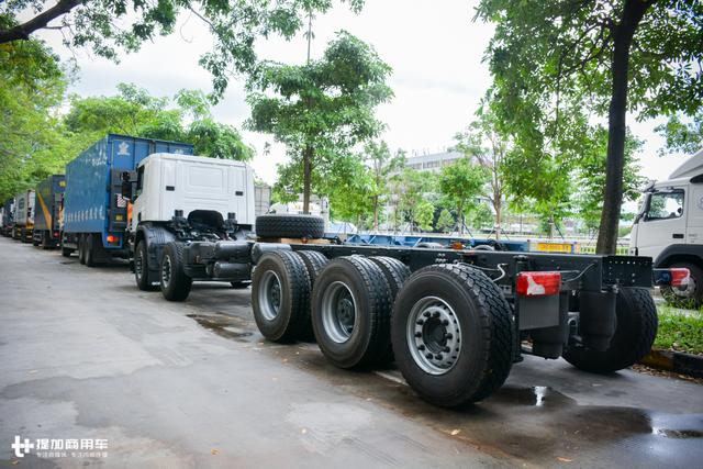 价值几百万，也许是最贵的混凝土泵车底盘，斯堪尼亚5轴卡车实拍 - 第7张