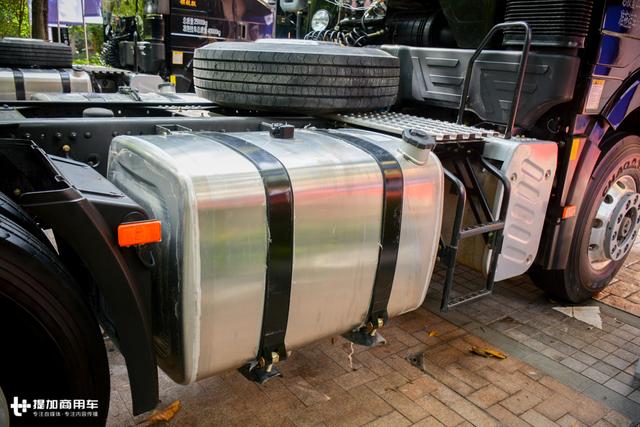 千升大油箱+近一米超宽卧铺？500马力解放新J6P重卡详解 - 第19张