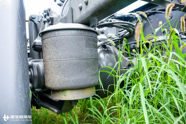 电视转播车为何都用进口卡车底盘？这台奔驰单桥载货车告诉您 - 第22张