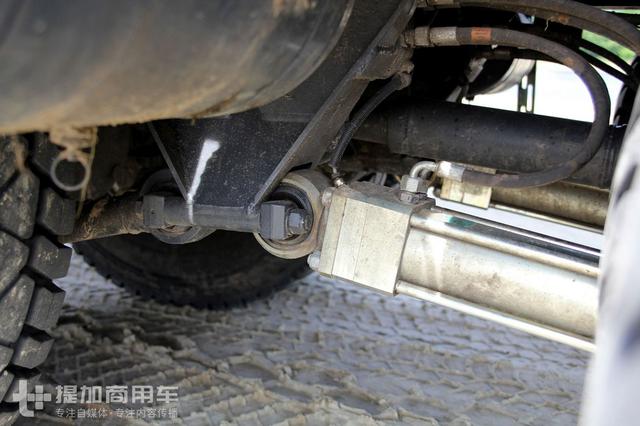 国产自卸车肯定拼不过,Ginaf和MAN自卸车最后一轴能转向 - 第8张 - 提加商用车网 国产自卸车肯定拼不过,Ginaf和MAN自卸车最后一轴能转向 - 第8张