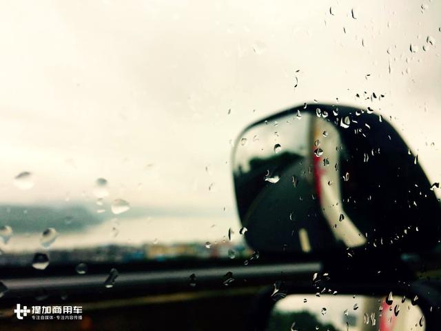 开起来有那么骄傲？这位老司机把斯堪尼亚卡车开出了飞机的感觉 - 第4张