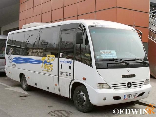 奔驰也有“考斯特”车型?仅有一代的奔驰Medio中巴实拍 - 第1张 - 提加商用车网 奔驰也有“考斯特”车型?仅有一代的奔驰Medio中巴实拍 - 第1张