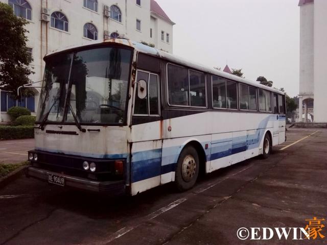 80年代红极一时的公务大巴,实拍日产柴U31N - 第1张 - 提加商用车网 80年代红极一时的公务大巴,实拍日产柴U31N - 第1张