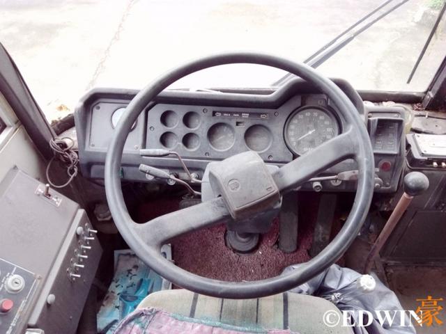 80年代红极一时的公务大巴，实拍日产柴U31N - 第31张