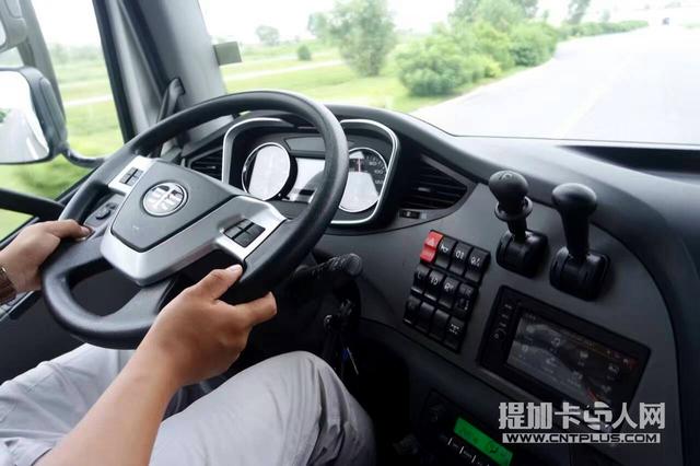 自动挡 一汽解放60周年纪念J6卡车曝光