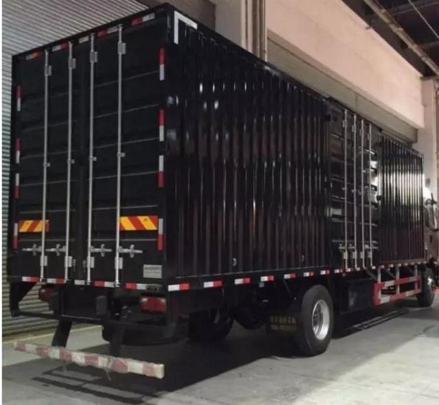 适应新规货箱仍达9.6米 华菱新款大单桥厢货车详解 - 第9张 - 提加商用车网 适应新规货箱仍达9.6米 华菱新款大单桥厢货车详解 - 第9张