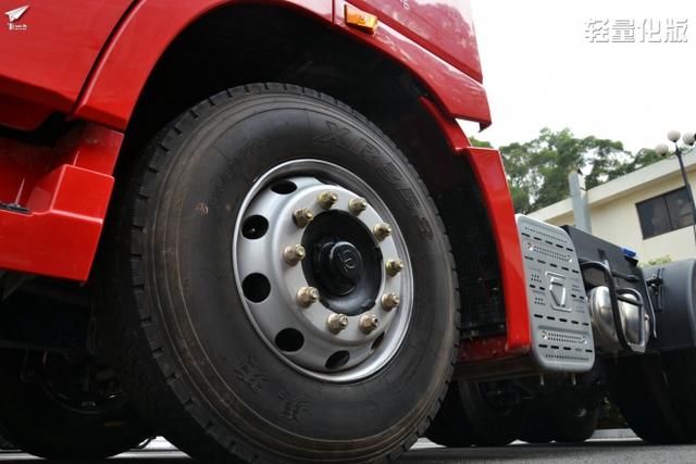 底盘配置差异大 两款同外观徐工汉风牵引车对比评测 - 第8张 - 提加商用车网 底盘配置差异大 两款同外观徐工汉风牵引车对比评测 - 第8张