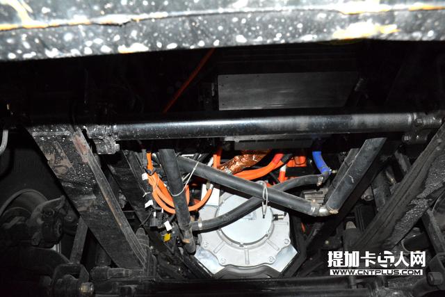 55吨的大卡车也搞纯电动 这造型真不能接受