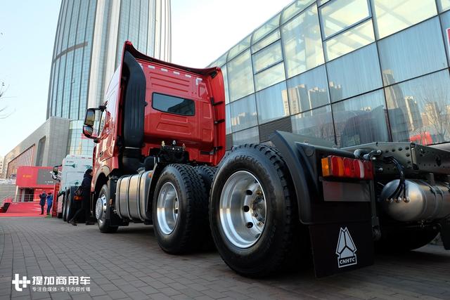 缓速器+空气悬架，重汽为北方用户打造的寒区版T7牵引车配置真高