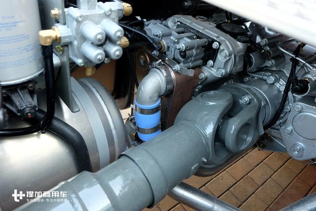 缓速器+空气悬架，重汽为北方用户打造的寒区版T7牵引车配置真高